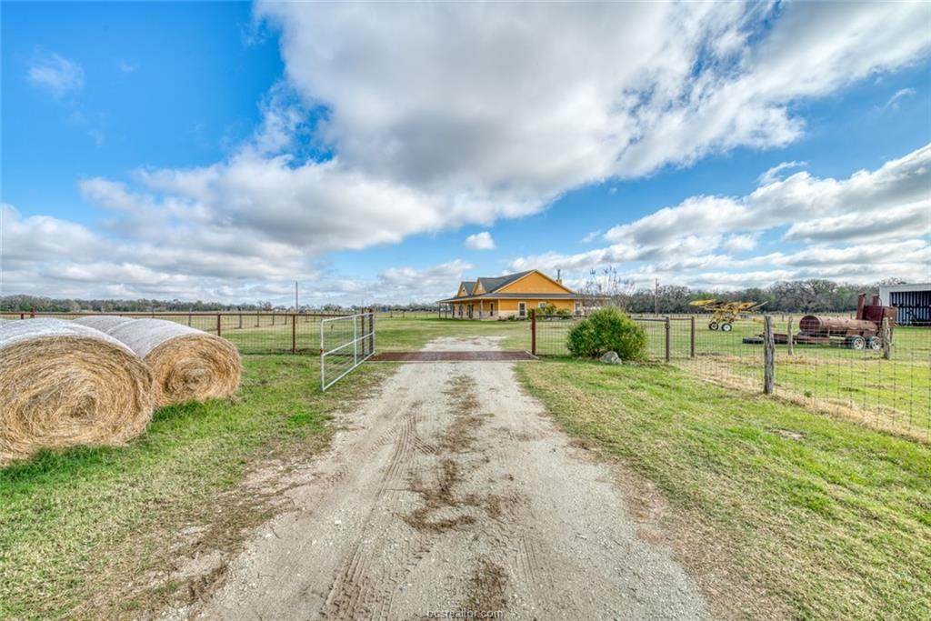 5752 Wiseman Road - Photo 1