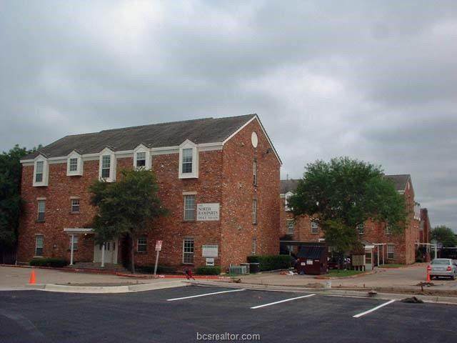 400 Nagle - Photo 1