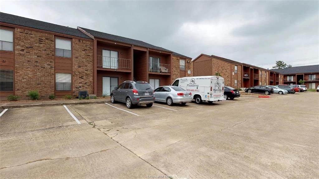 904 University Oaks Boulevard - Photo 1