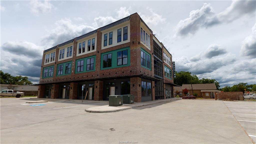 305 27th Street - Photo 1