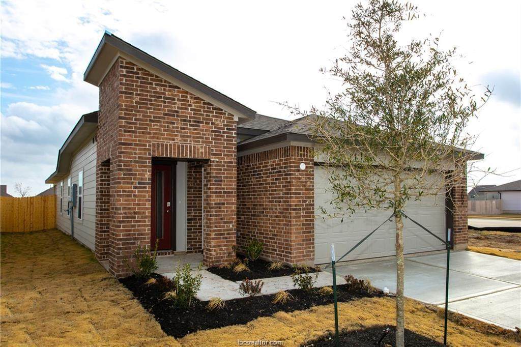 1202 Amistad - Photo 1