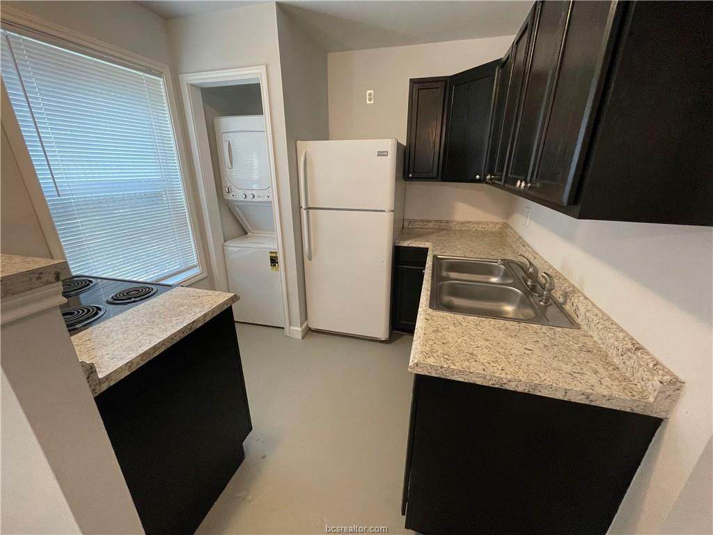 107 Davis Street - Photo 1