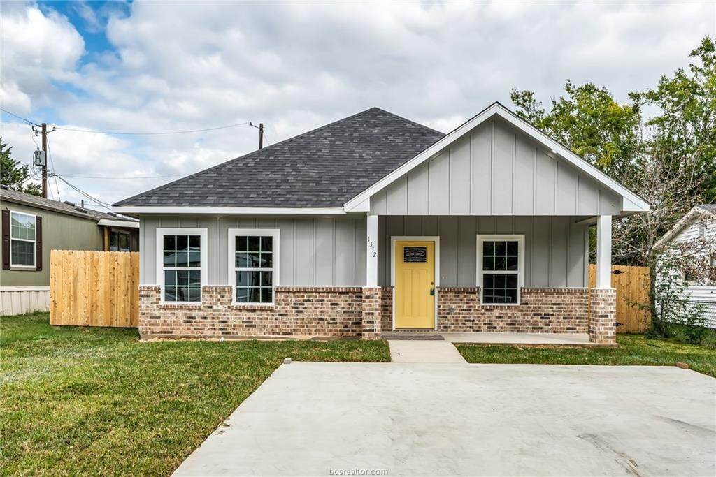 1312 Lincoln Street - Photo 1