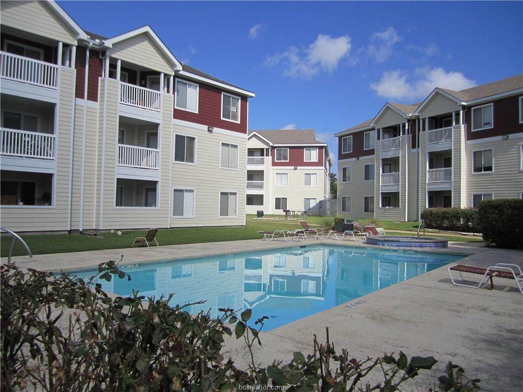 519 Southwest Parkway - Photo 1