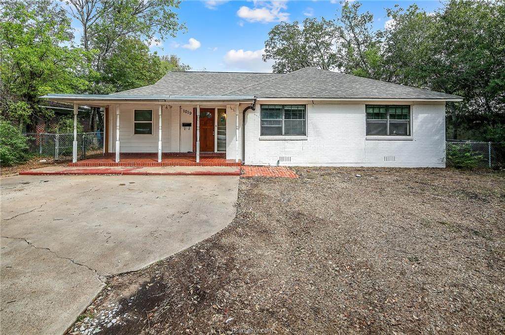 1019 Harrington - Photo 1
