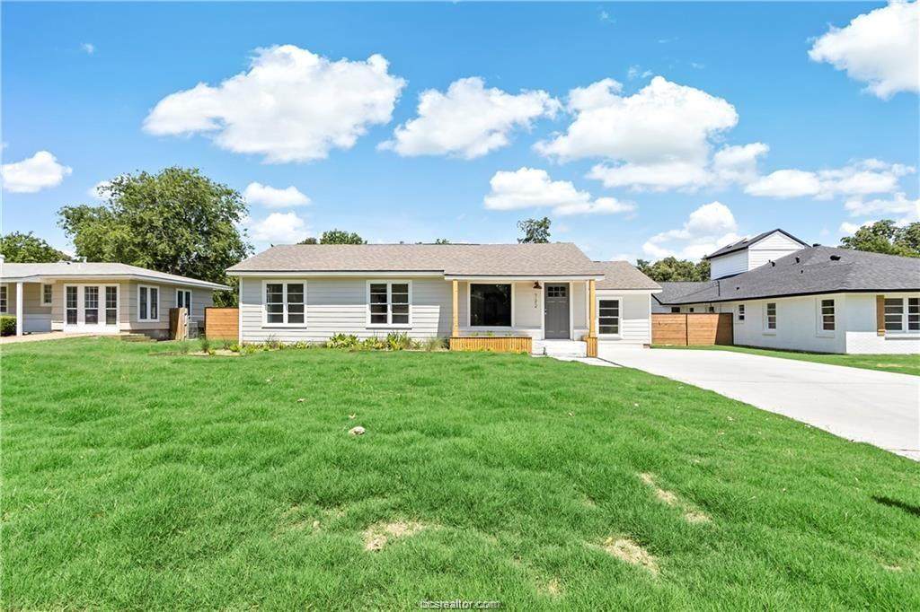 722 Mary Lake Drive - Photo 1