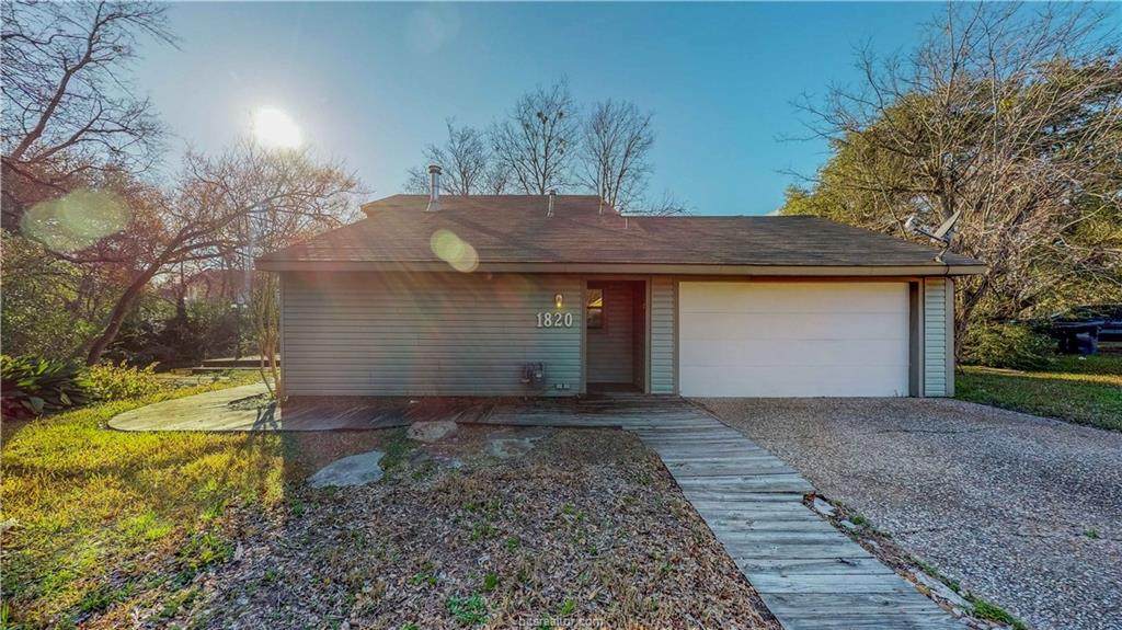 1820 Langford Street - Photo 1
