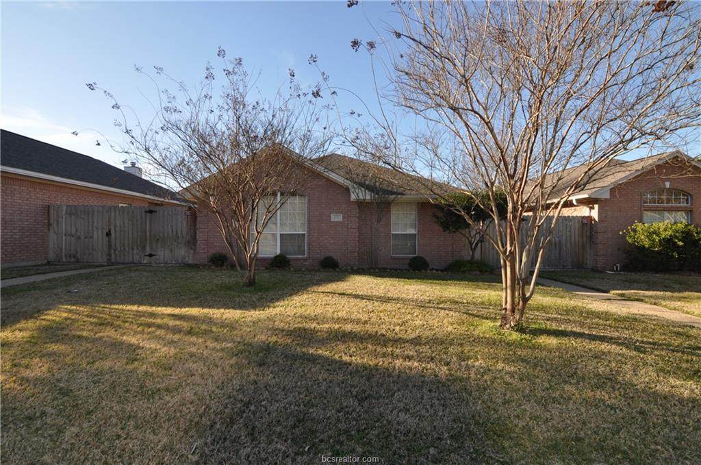 1015 Lincoln Avenue - Photo 1