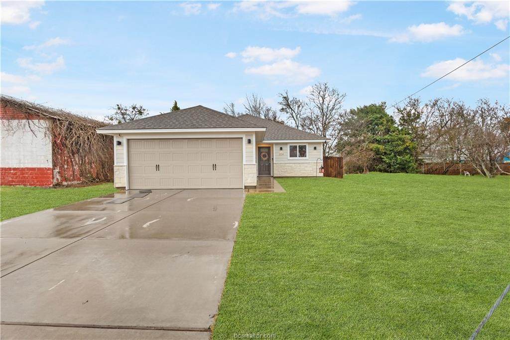 204 Apple Street - Photo 1