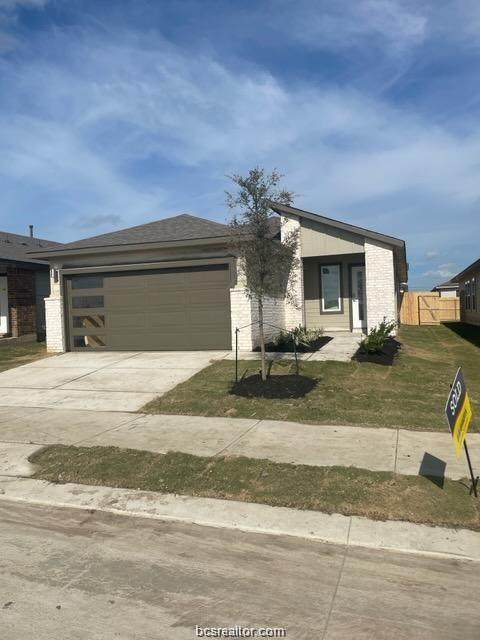 1208 Amistad - Photo 1