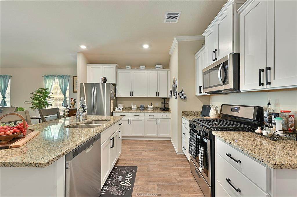 2427 Mulligan Lane - Photo 1