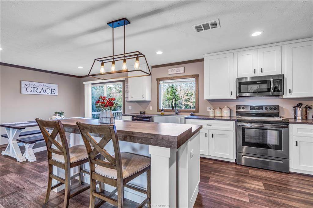 2846 Overlook Drive - Photo 1