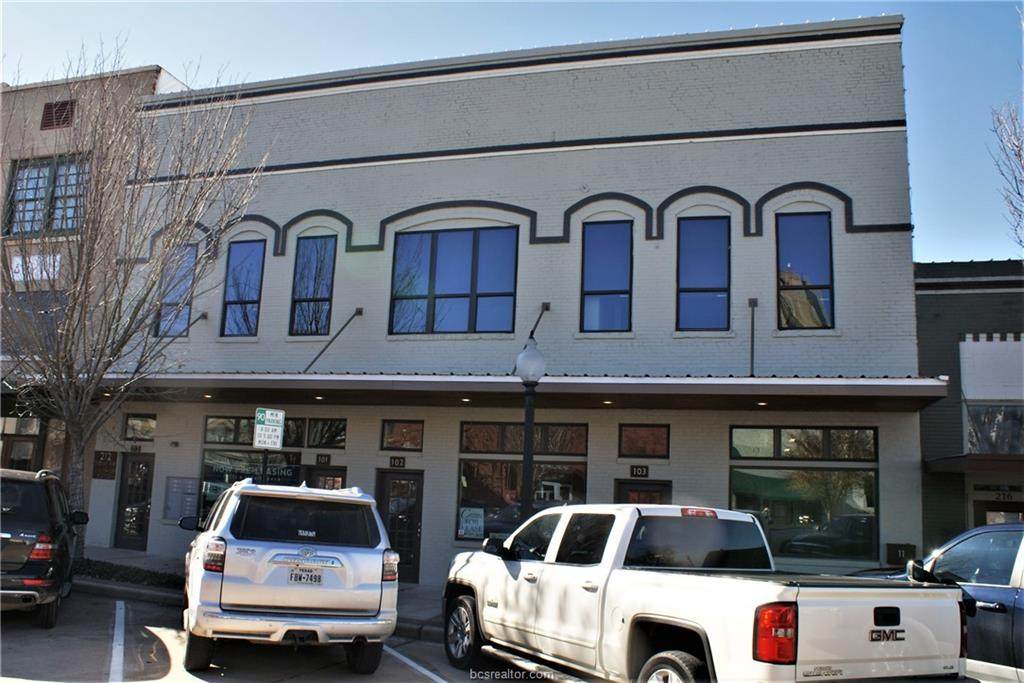 212 Bryan Ave - Photo 1