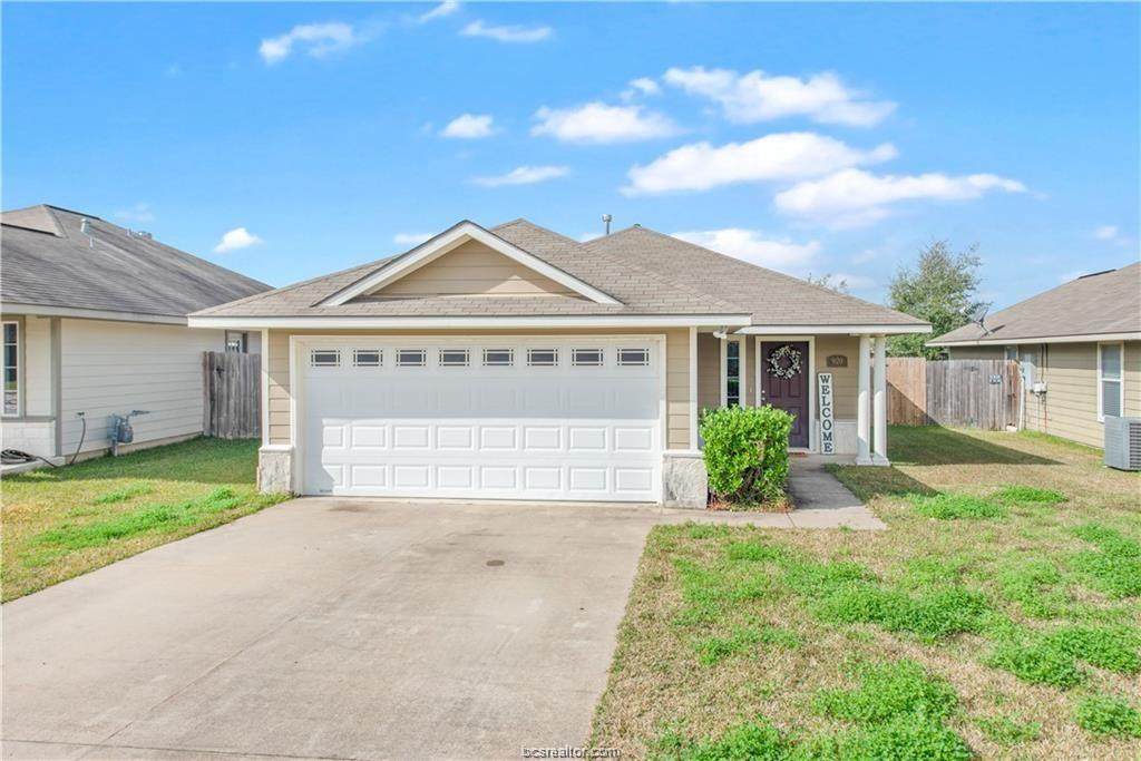 920 Crested Point Drive - Photo 1