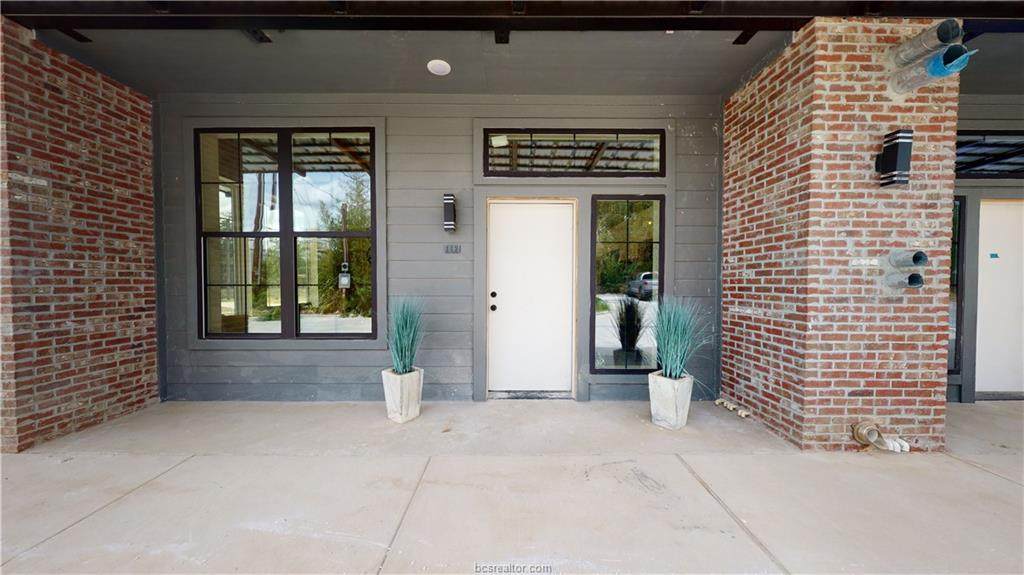 305 27th Street - Photo 1