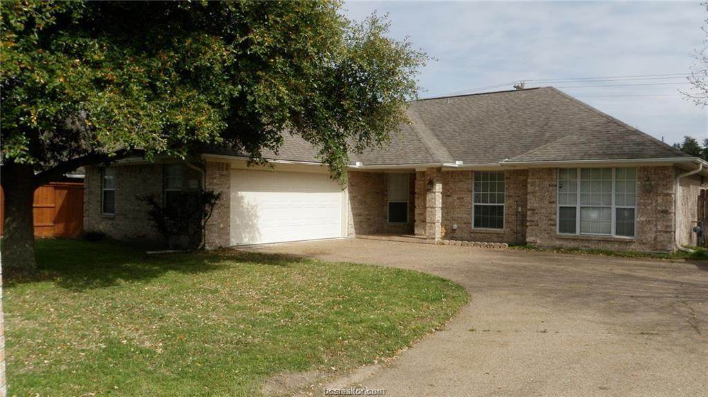 602 Coachlight Court - Photo 1