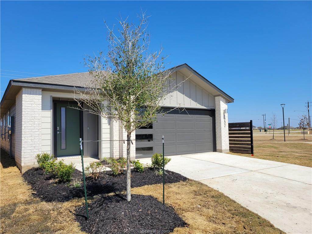 1232 Amistad Loop - Photo 1
