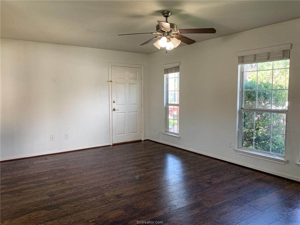 605 Wades Way, Unit A - Photo 1