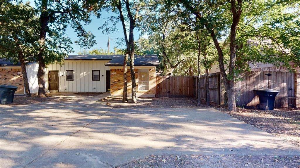 916 Navarro - Photo 1