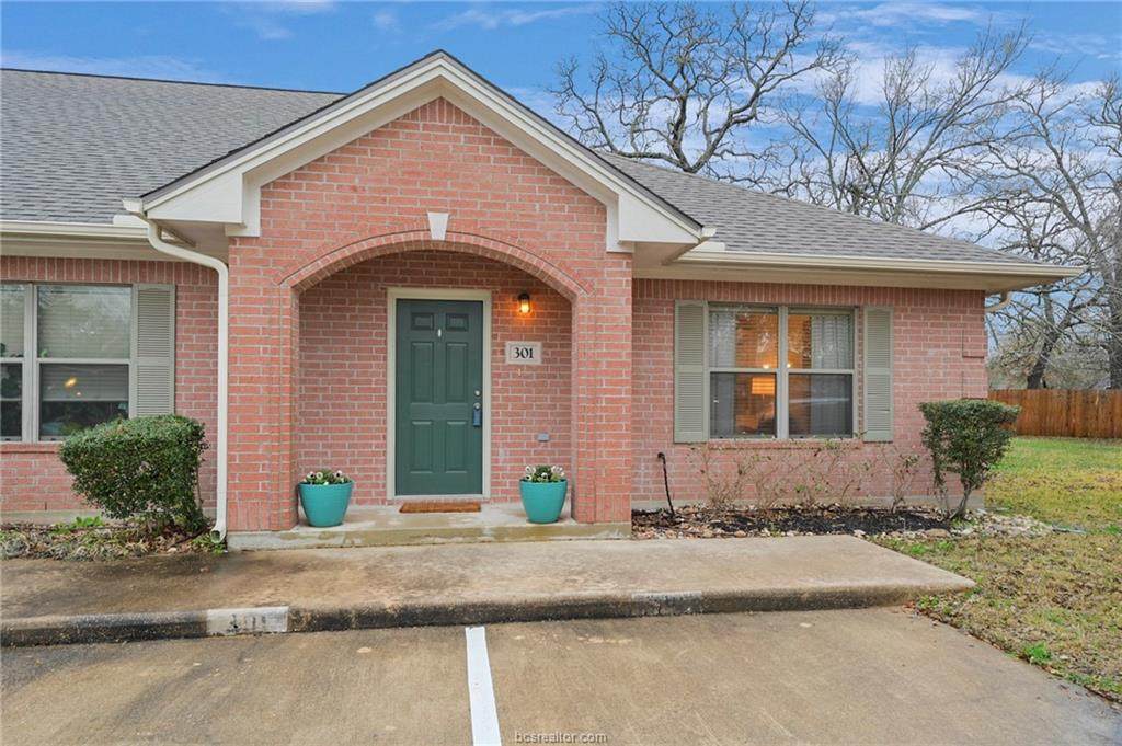 1702 Deacon Drive - Photo 1