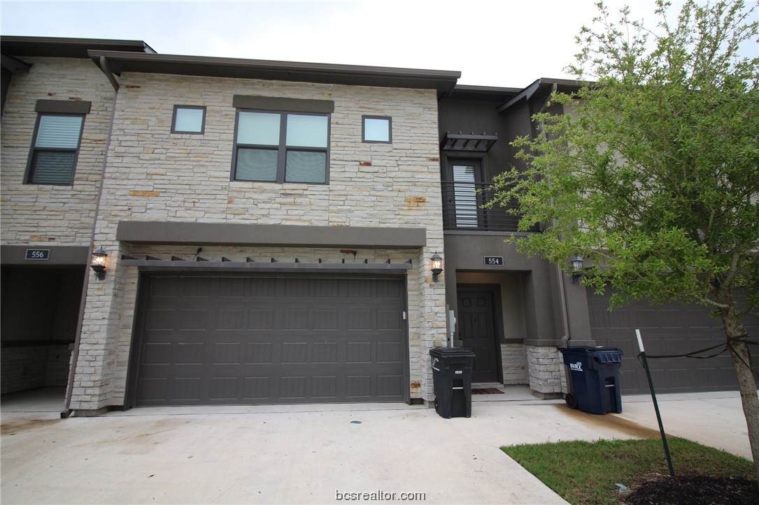 554 Hayes Lane - Photo 1