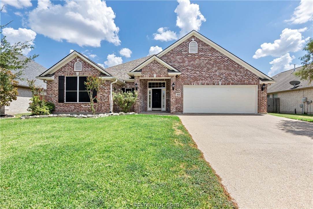 302 Robelmont Drive - Photo 1