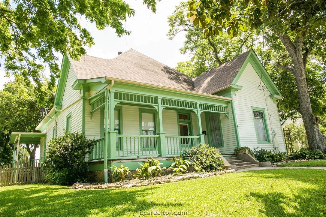 604 Sycamore Street - Photo 1