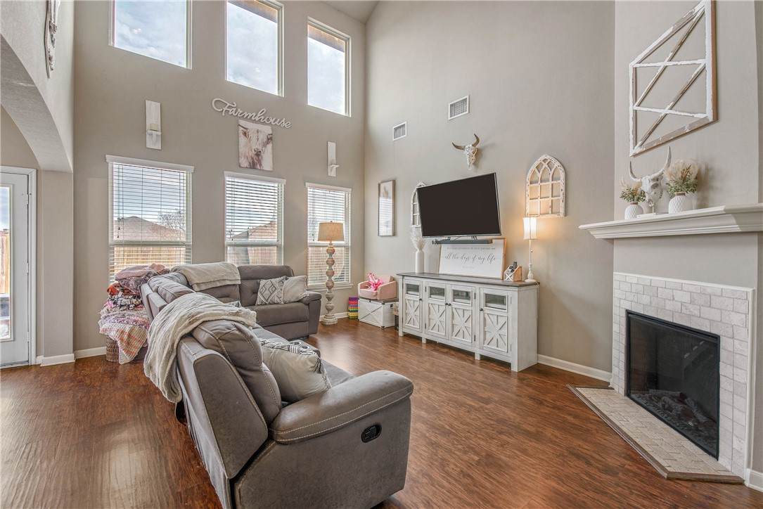 1080 Venice Drive - Photo 1