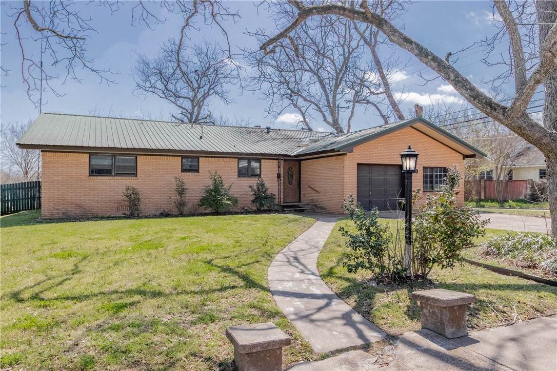 409 Buffalo Street - Photo 1