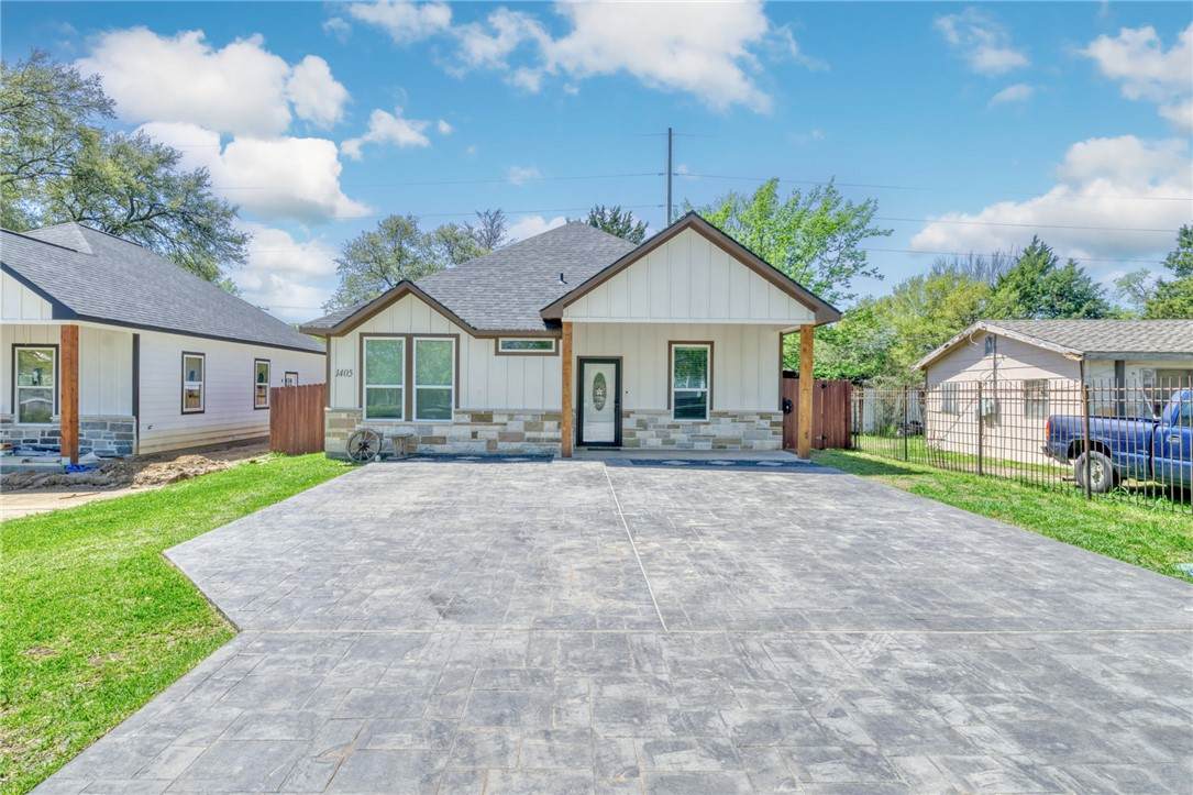 1405 Clark Street - Photo 1