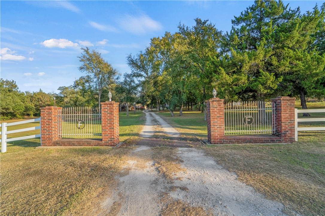 5688 Broach Road - Photo 1