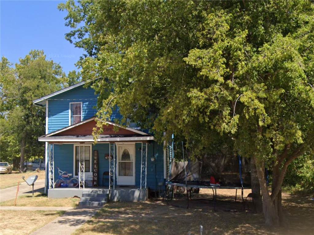 706 5th Street - Photo 1