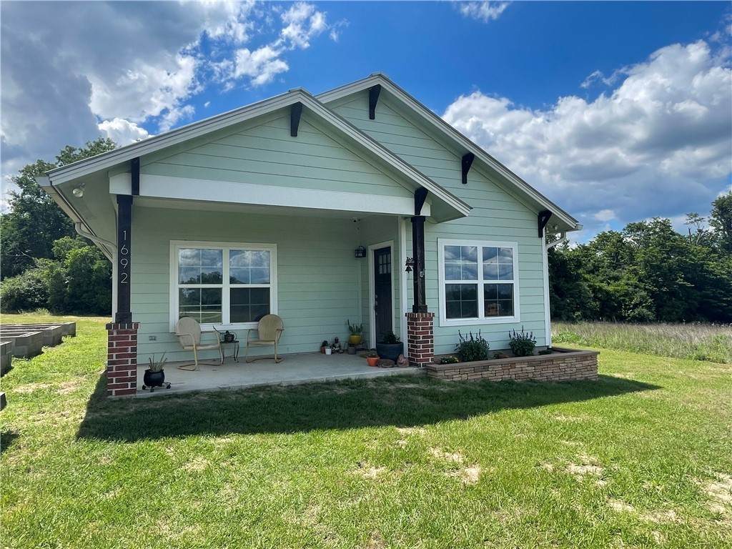 1692 Henry Prairie Road - Photo 1