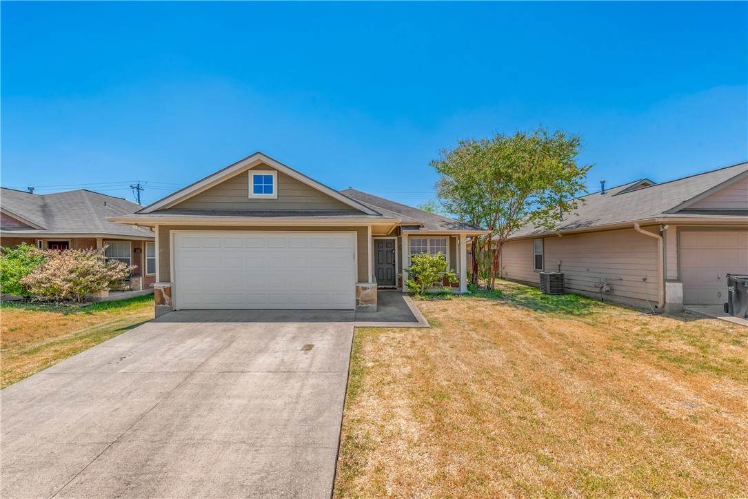 943 Crested Point Drive - Photo 1