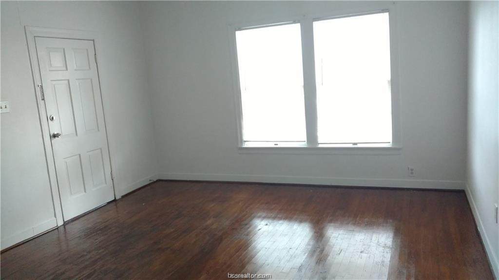 600 Boyett Street - Photo 1
