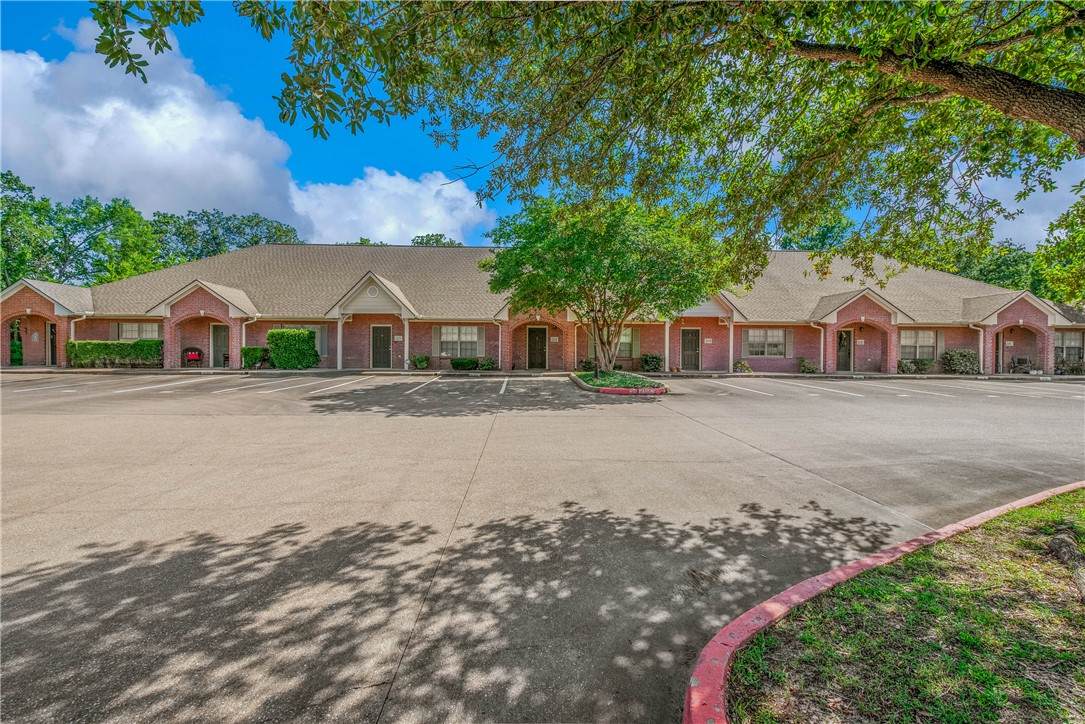 1702 Deacon Drive - Photo 1