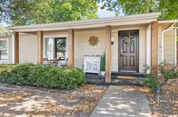 318 Kyle Avenue - Photo 1