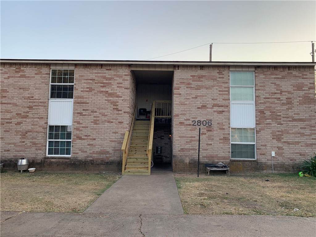 2806 Cypress Bend Cir - Photo 1