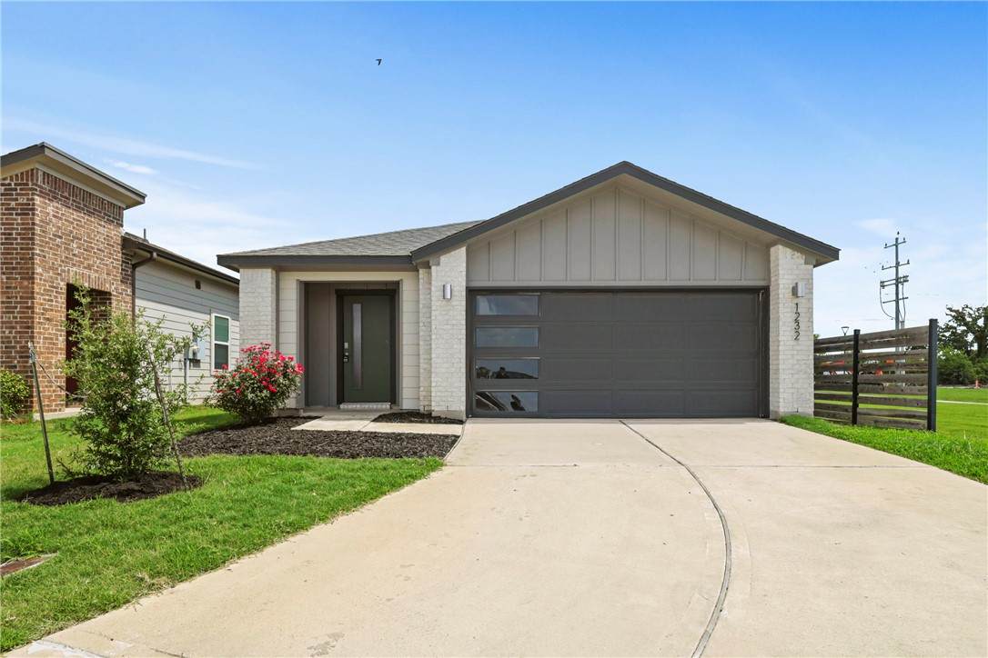 1232 Amistad Loop - Photo 1