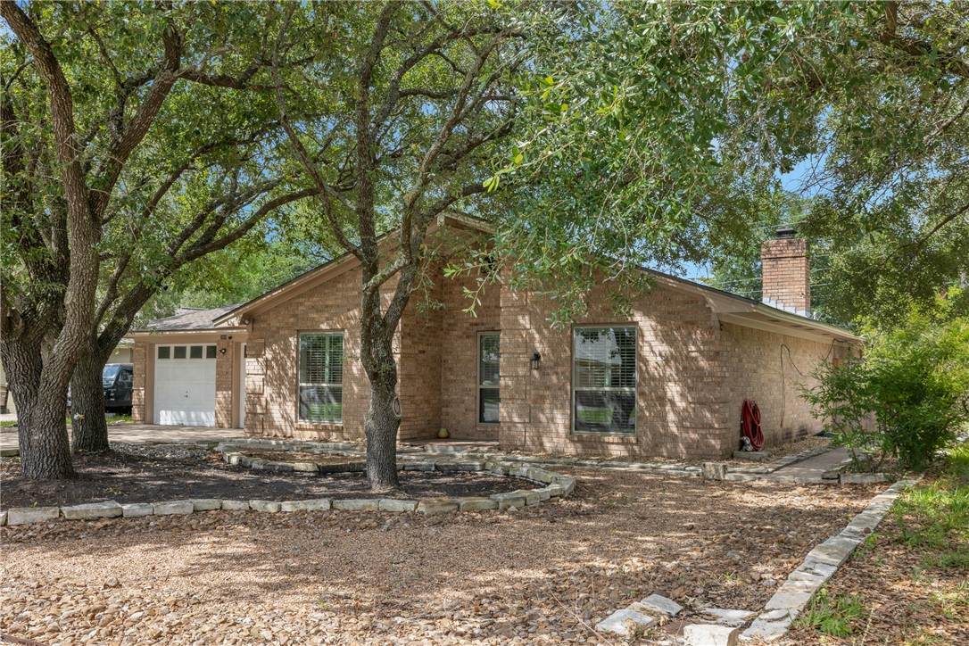 1810 Laura Lane - Photo 1