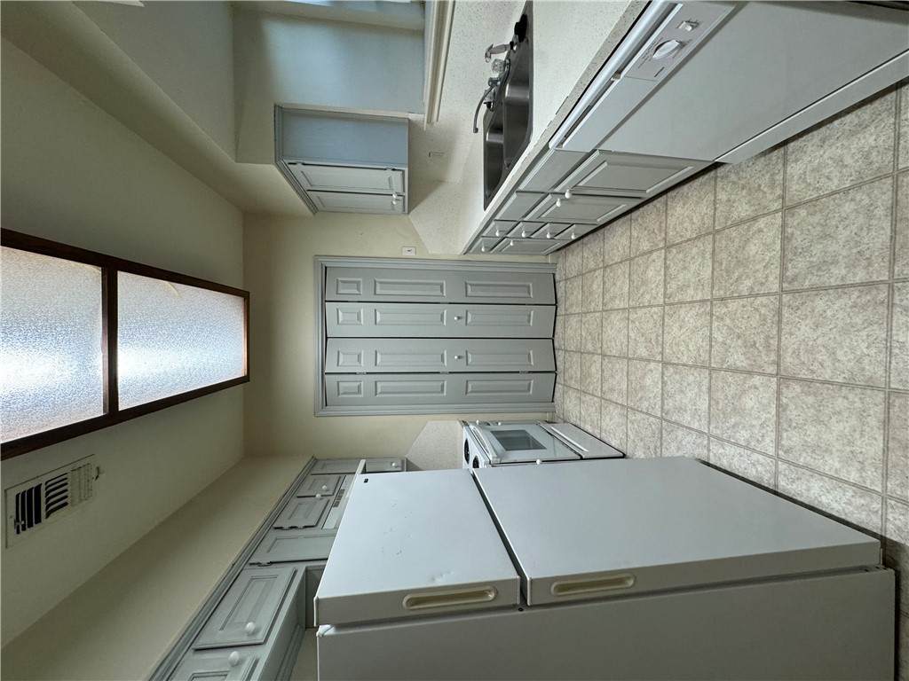 400 Nagle Street - Photo 1