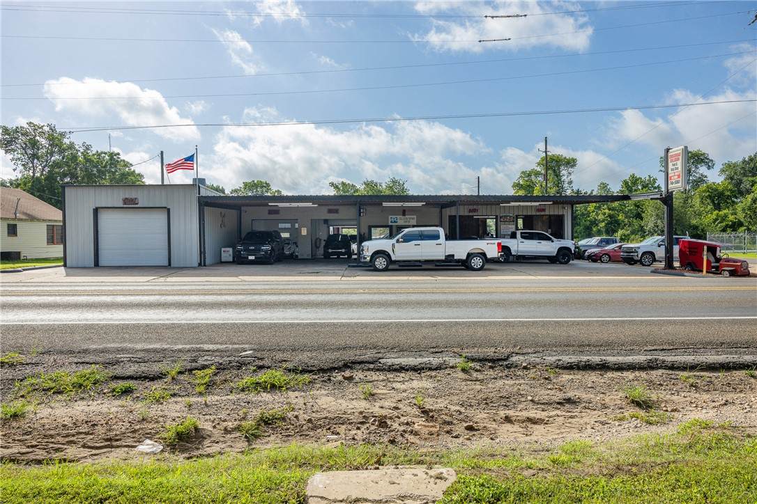 418 Commerce Street - Photo 1