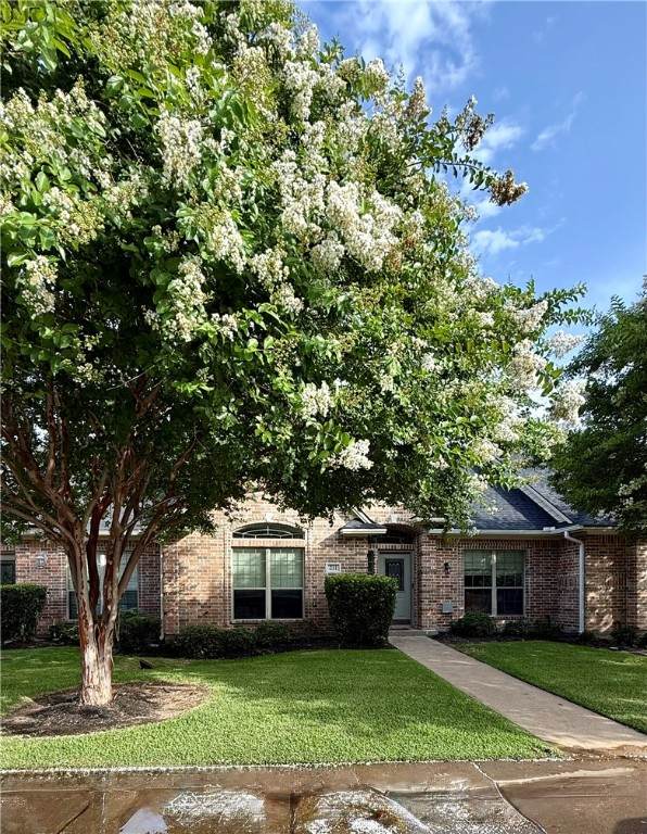 211 Hartford Drive - Photo 1