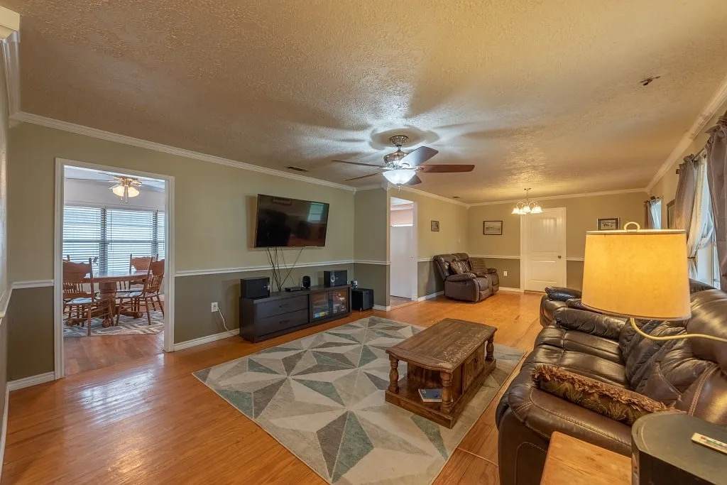 1628 Oakview Street - Photo 1