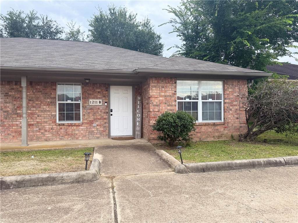 1211 Webhollow Circle - Photo 1