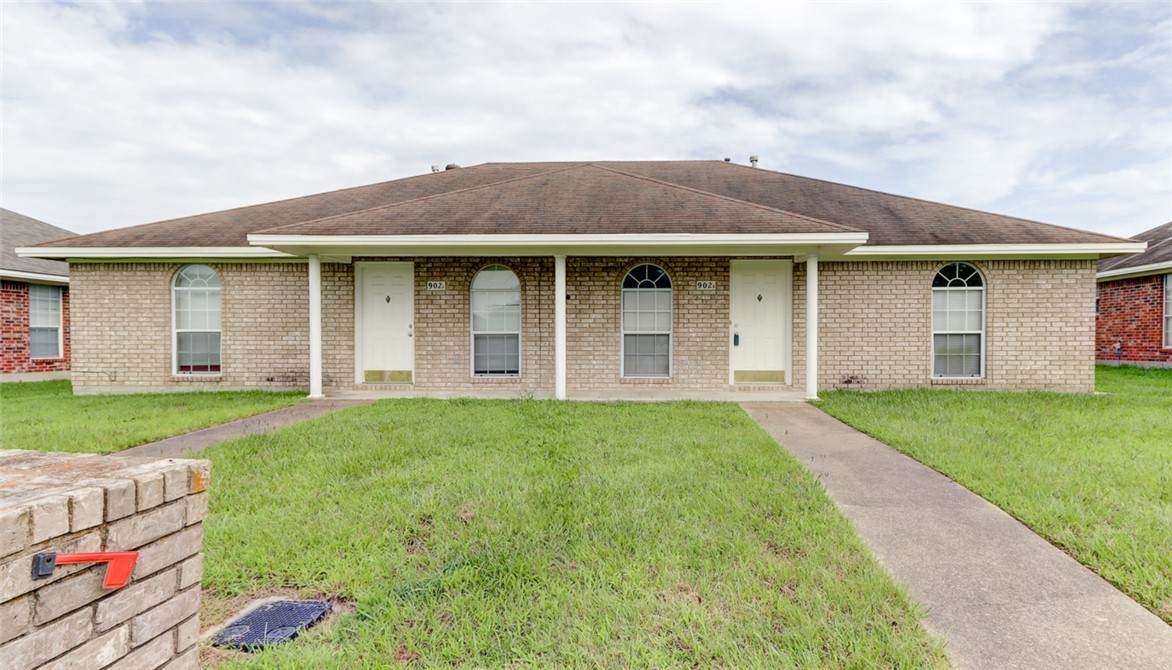 902 Kalanchoe #B Court - Photo 1