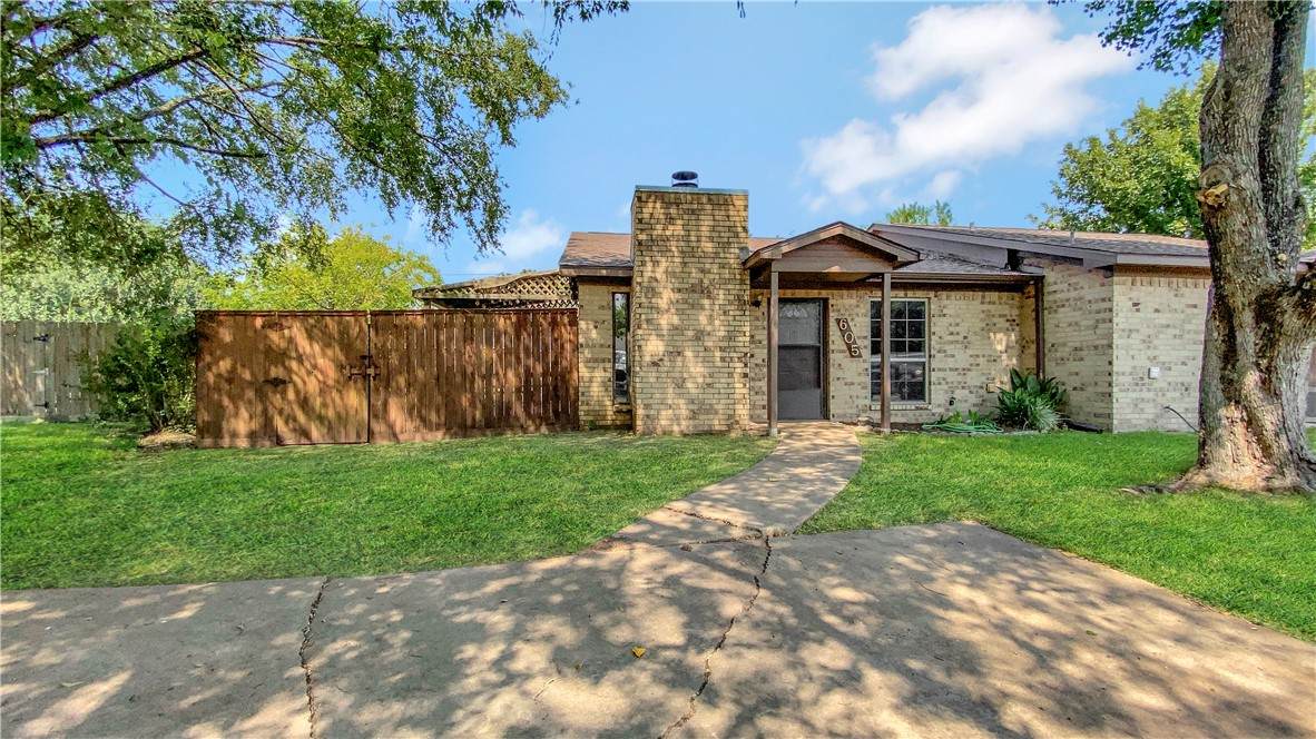 605 San Saba Court - Photo 1