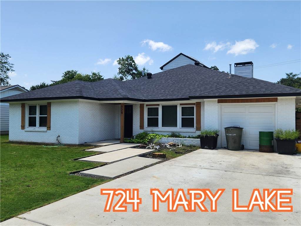 724 Mary Lake Drive - Photo 1