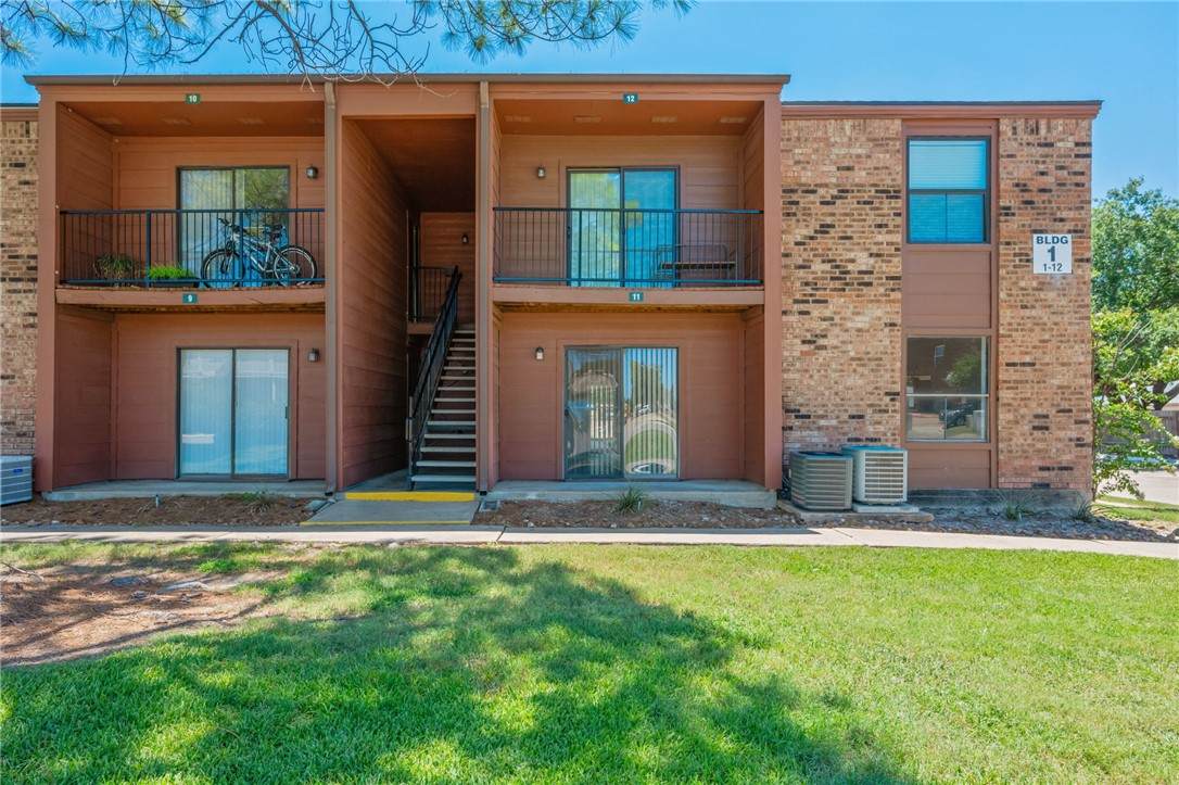 904 University Oaks #11 - Photo 1