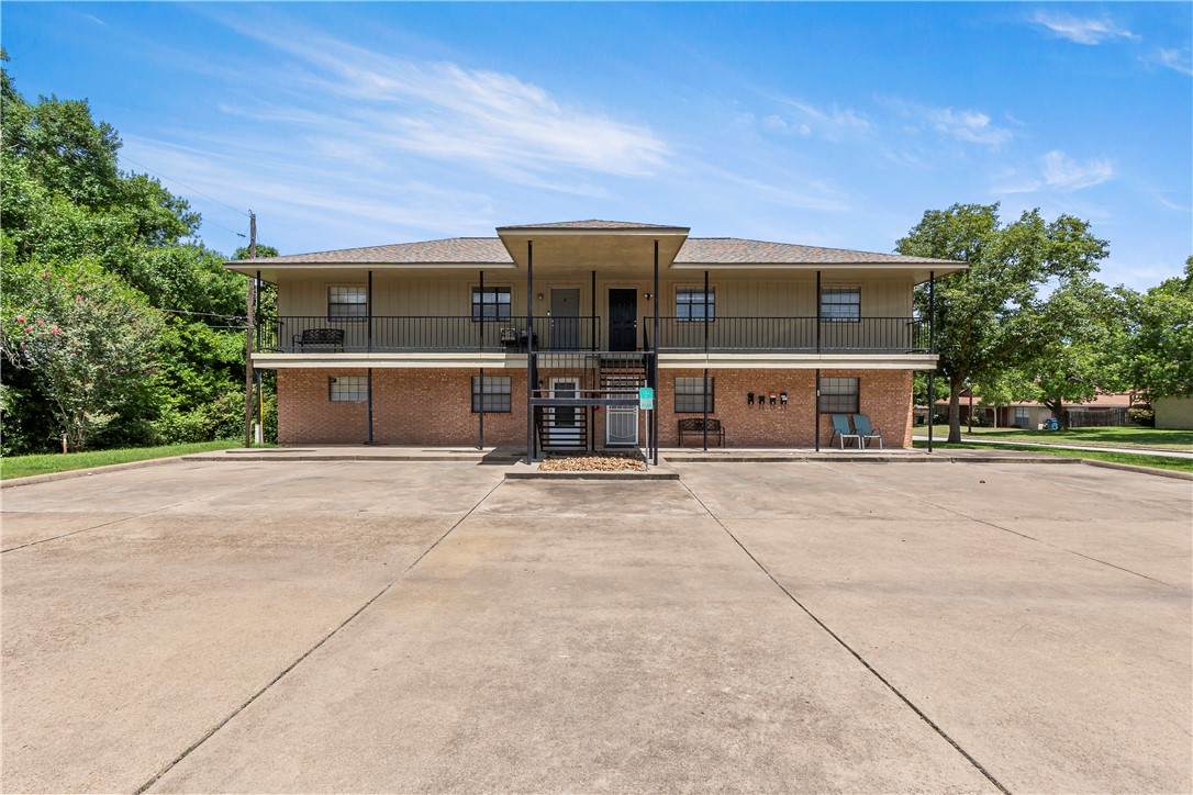 609 Wades - Photo 1